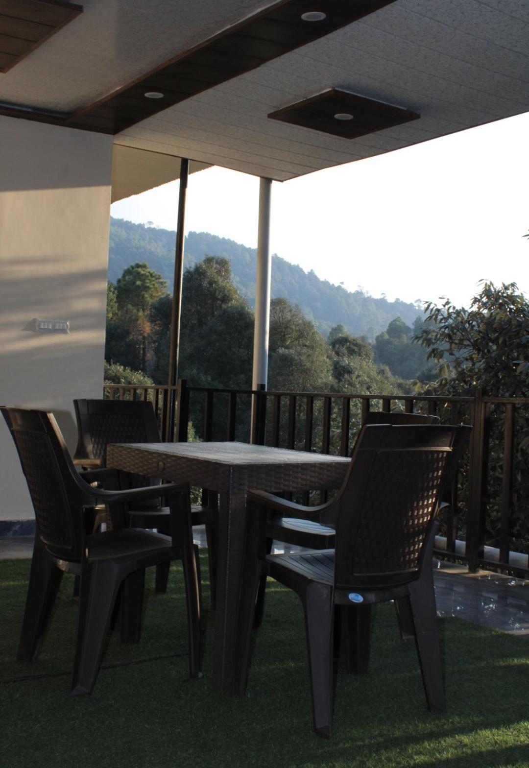 Oak Wood Homestay Banikhet Dalhousie Exterior foto